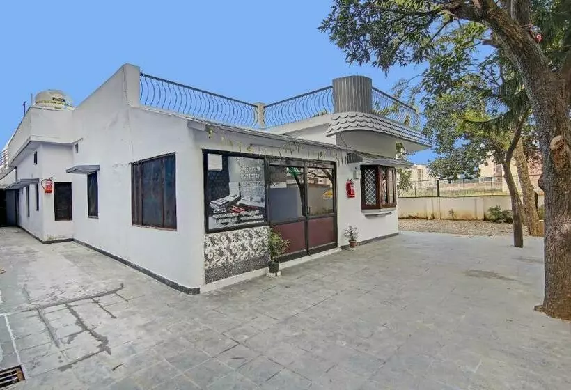 ホテル Spot On 702048  Greenview Homestay