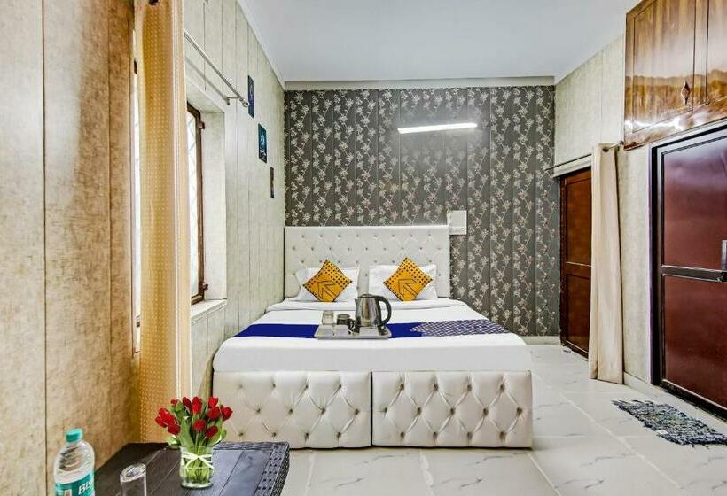 Hotel Spot On 702048  Greenview Homestay