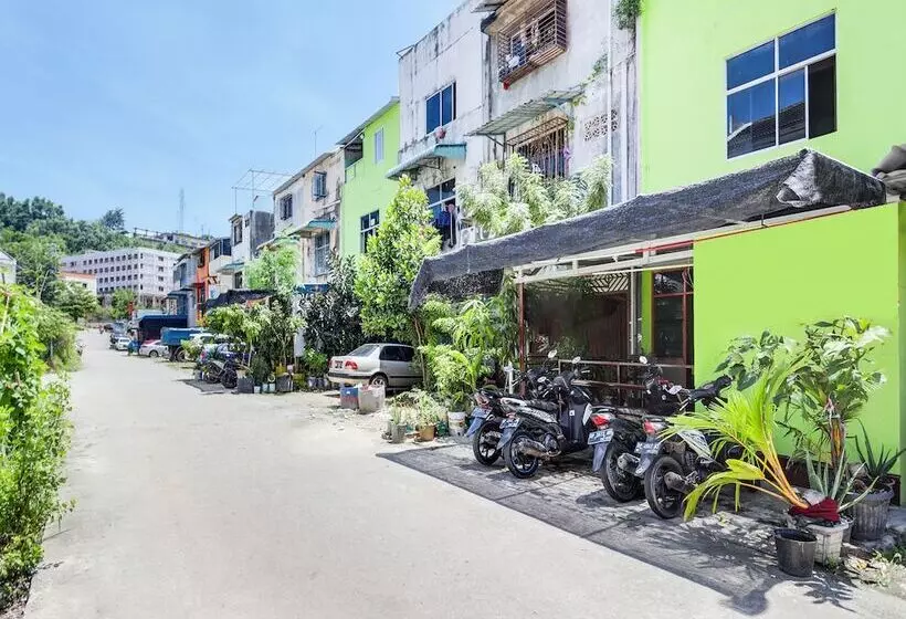 ホテル Spot On 91882 Bilqis Homestay