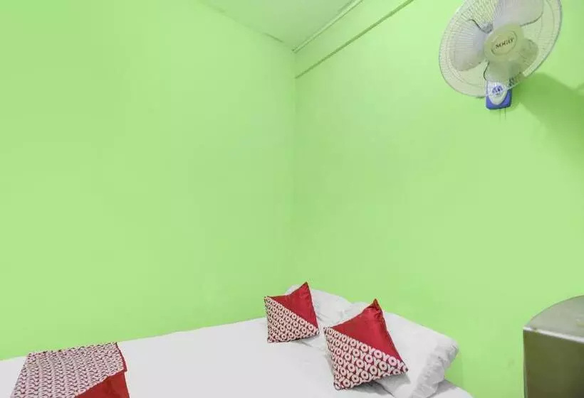 ホテル Spot On 91882 Bilqis Homestay