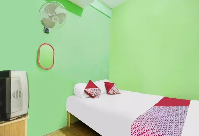 ホテル Spot On 91882 Bilqis Homestay