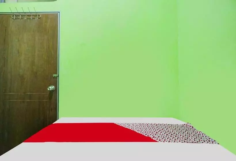 ホテル Spot On 91882 Bilqis Homestay