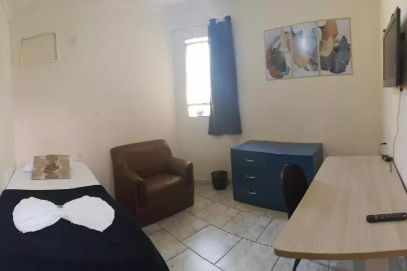 ペンション Pousada Uberaba