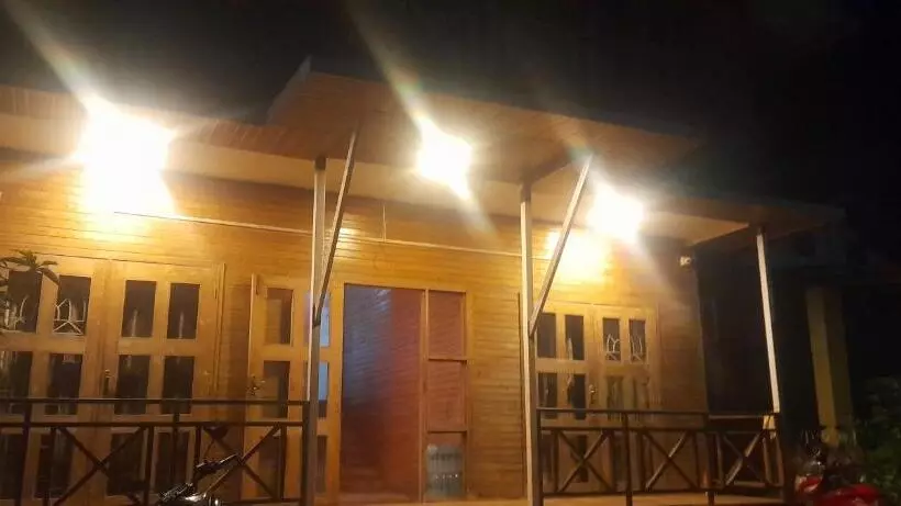 ペンション The Wood Beach House