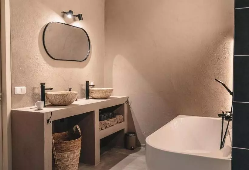 Wellness Bed & Breakfast By Leef