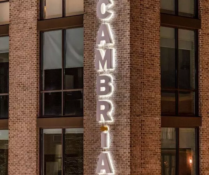 Cambria Hotel Savannah Downtown Historic District