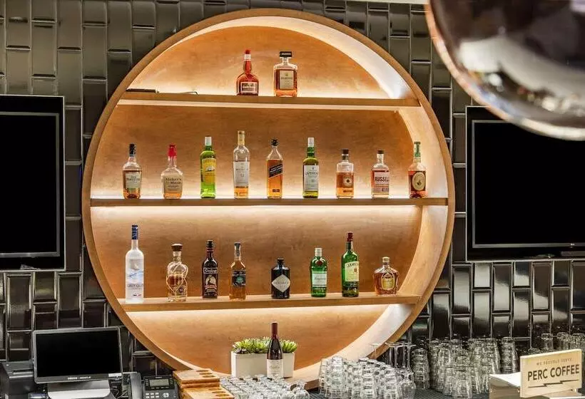 Cambria Hotel Savannah Downtown Historic District