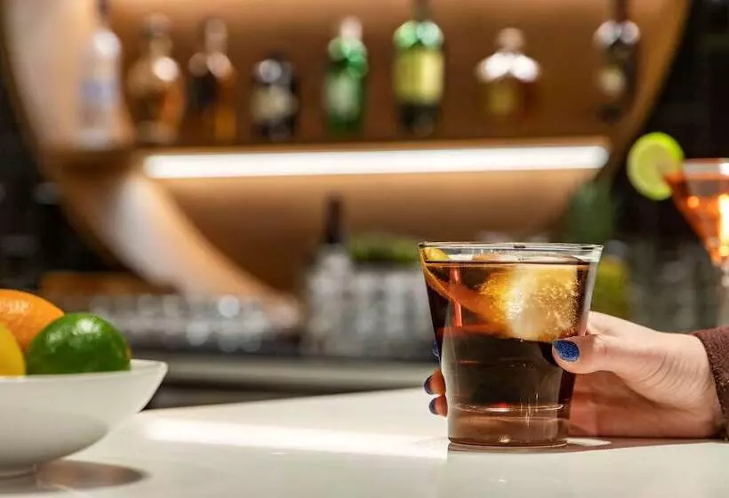 Cambria Hotel Savannah Downtown Historic District