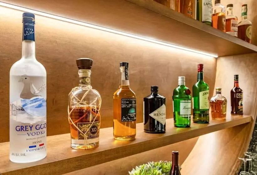 Cambria Hotel Savannah Downtown Historic District