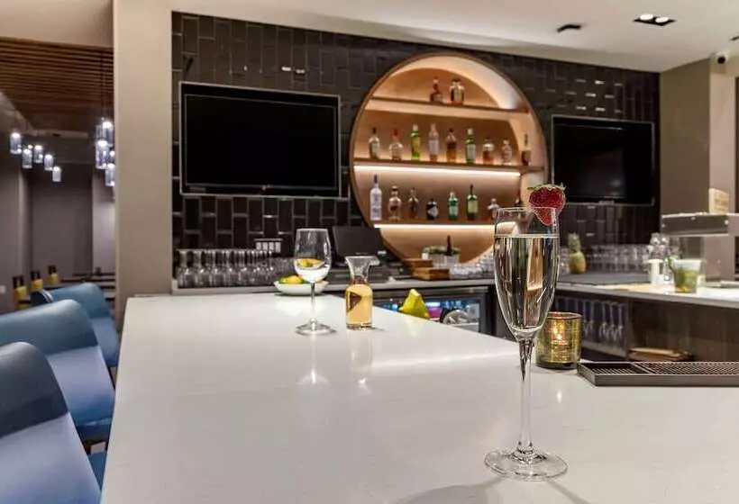 Cambria Hotel Savannah Downtown Historic District