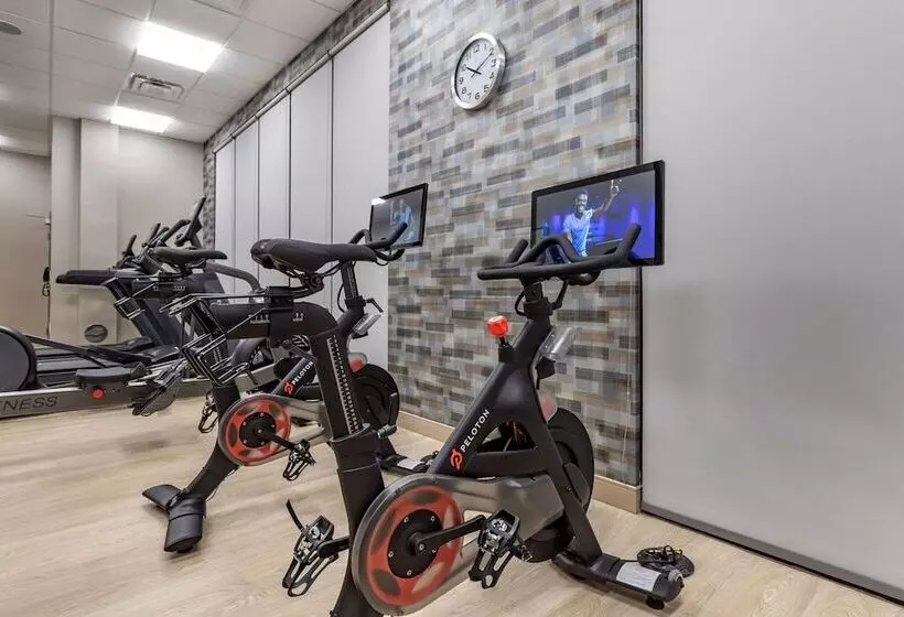 Cambria Hotel Savannah Downtown Historic District