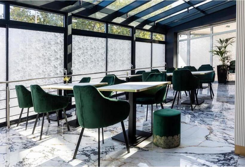 호텔 Szatmári & étterem Jászberény