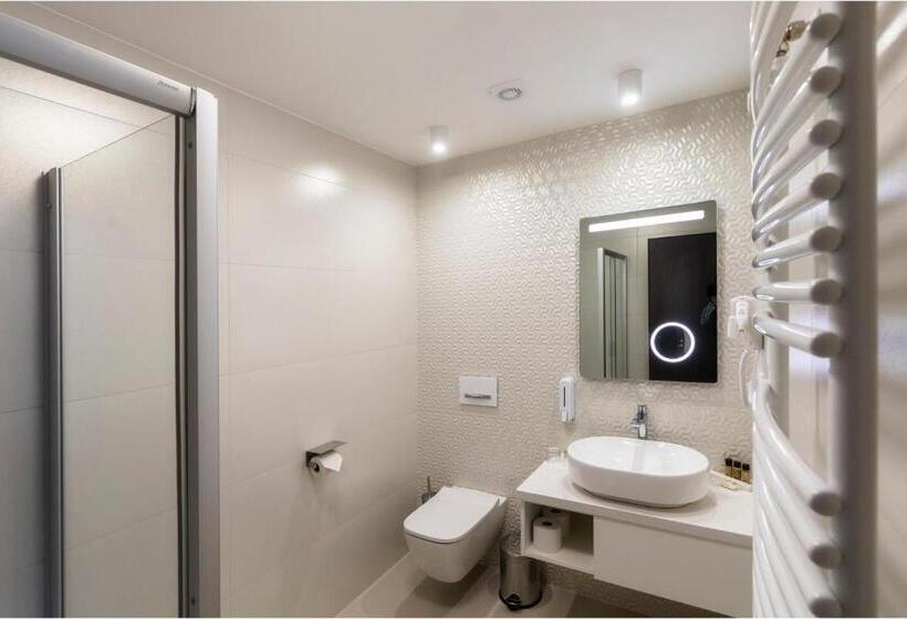 호텔 Szatmári & étterem Jászberény