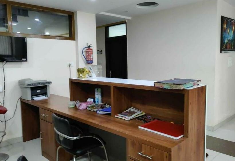 Hotel Oyo 70190 Diamond Inn