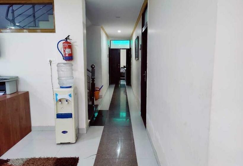 Hotel Oyo 70190 Diamond Inn