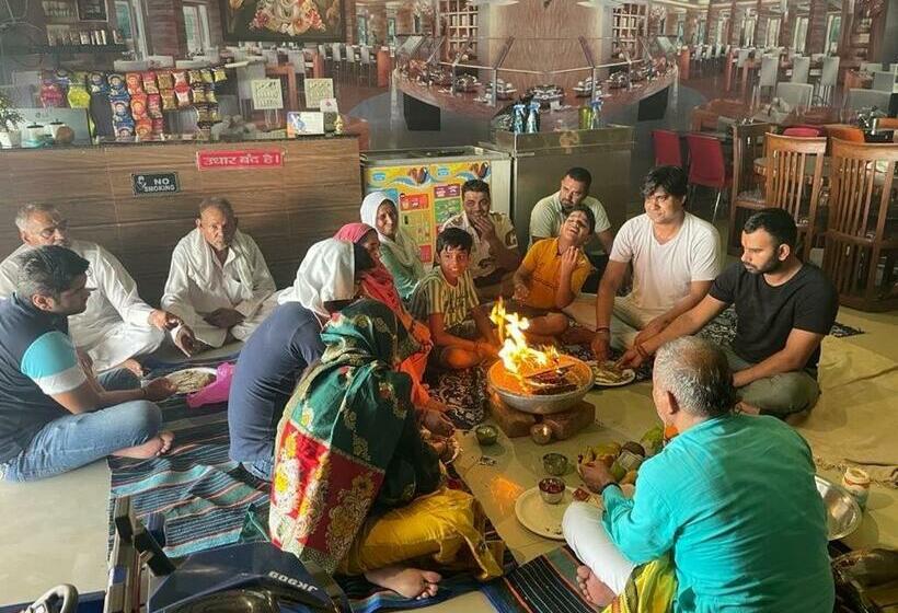 Отель Oyo 93295 Taste Of India And Restaurant