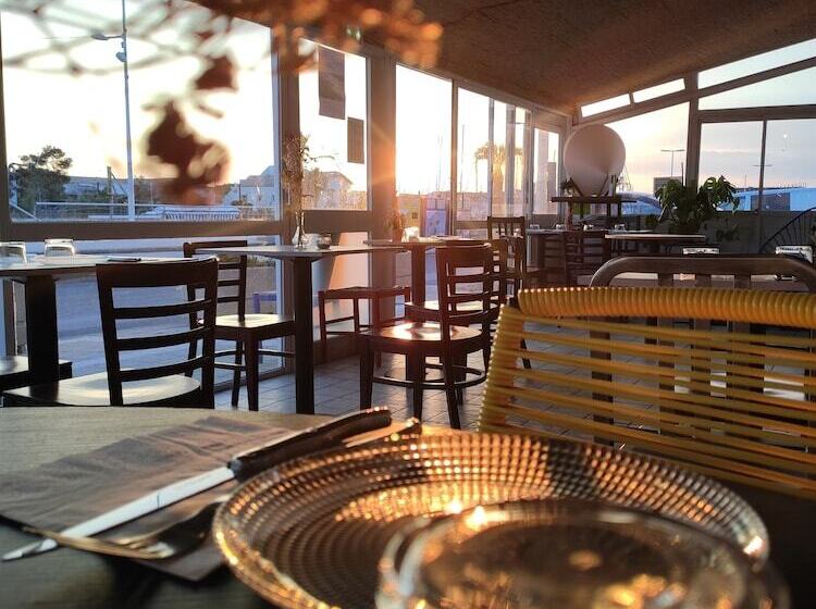 هتل Clair De Lune