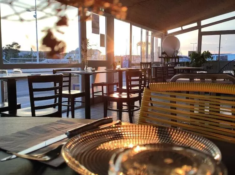 هتل Clair De Lune