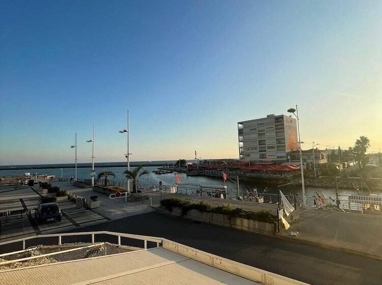 هتل Clair De Lune