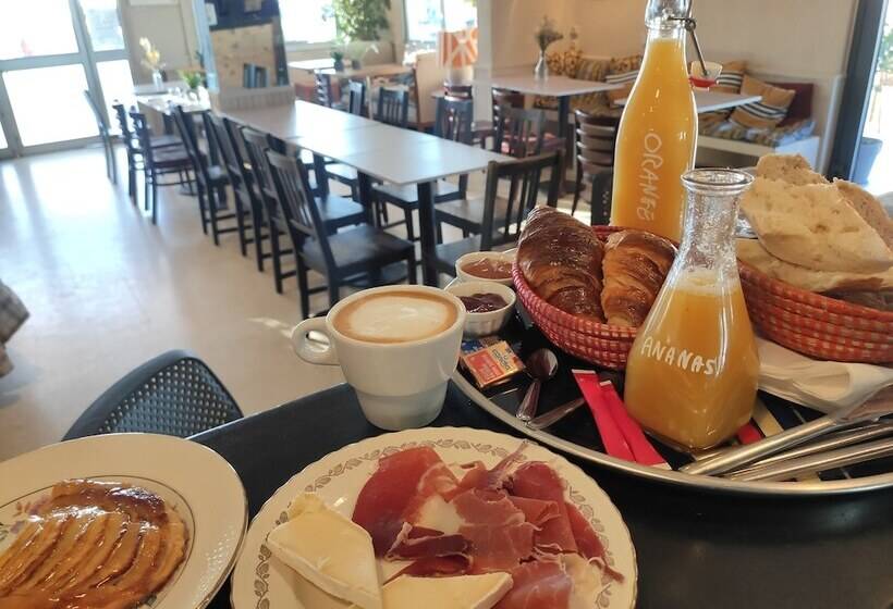 هتل Clair De Lune