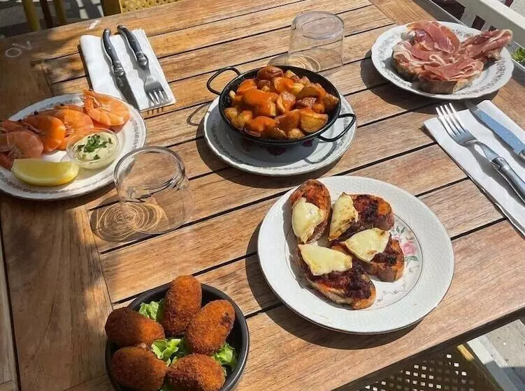 هتل Clair De Lune