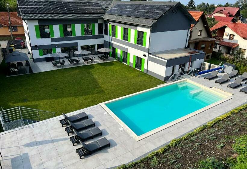 بنسيون Helios Boutique