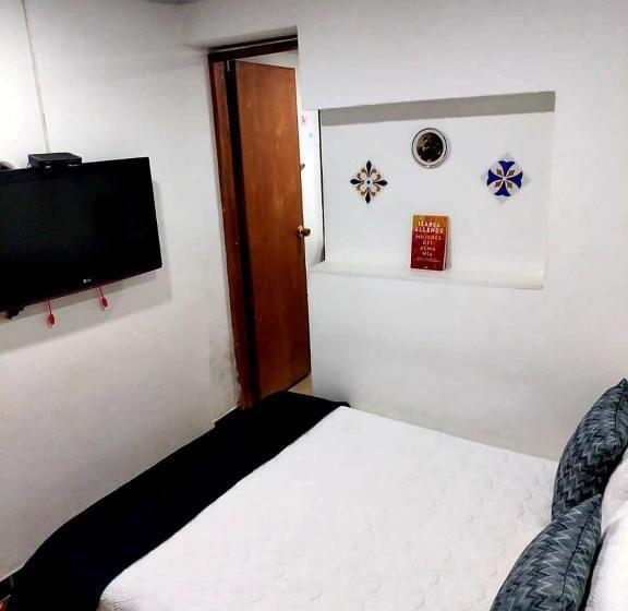 فندق صغير Posada Turística La Ceiba