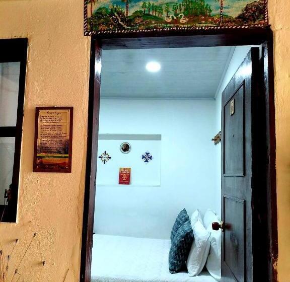 فندق صغير Posada Turística La Ceiba