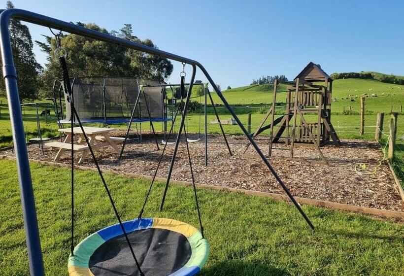 Cheviot Motels, Cabins And Camp