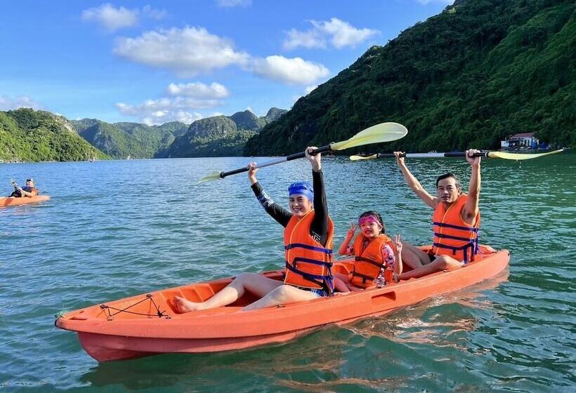 هتل Verdure Lotus Classic Cruise