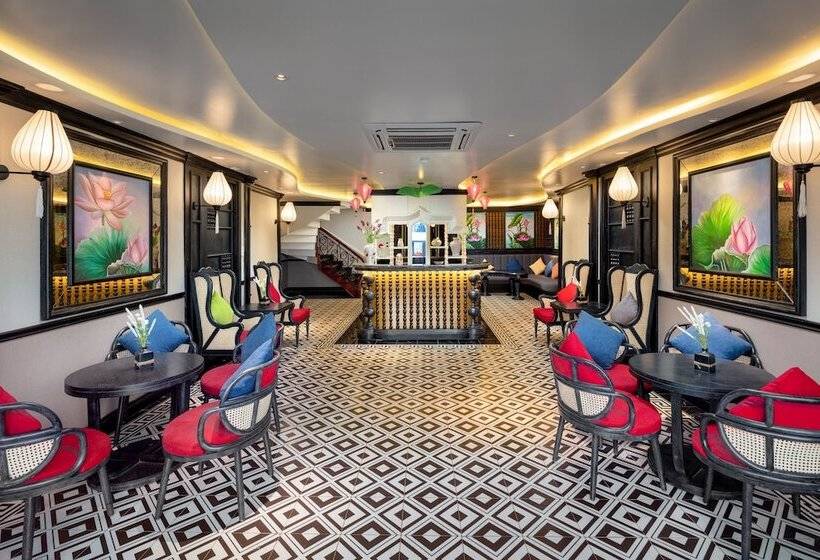 هتل Verdure Lotus Classic Cruise