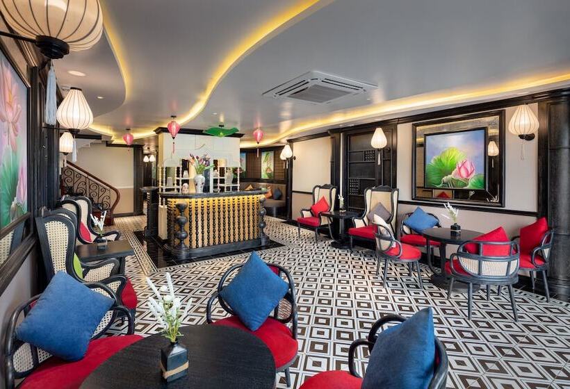 هتل Verdure Lotus Classic Cruise