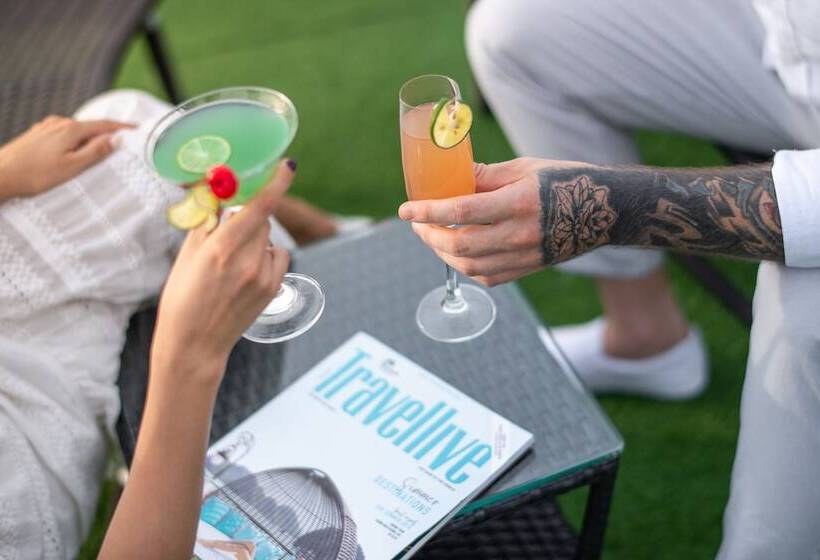 هتل Verdure Lotus Classic Cruise