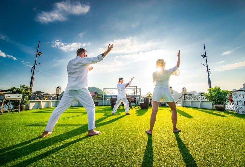 هتل Verdure Lotus Classic Cruise