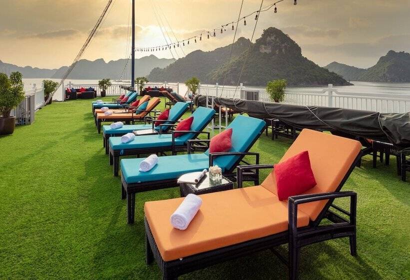 هتل Verdure Lotus Classic Cruise