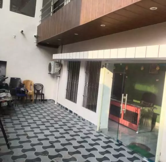 Majatalo Benaras Stay  Hostel