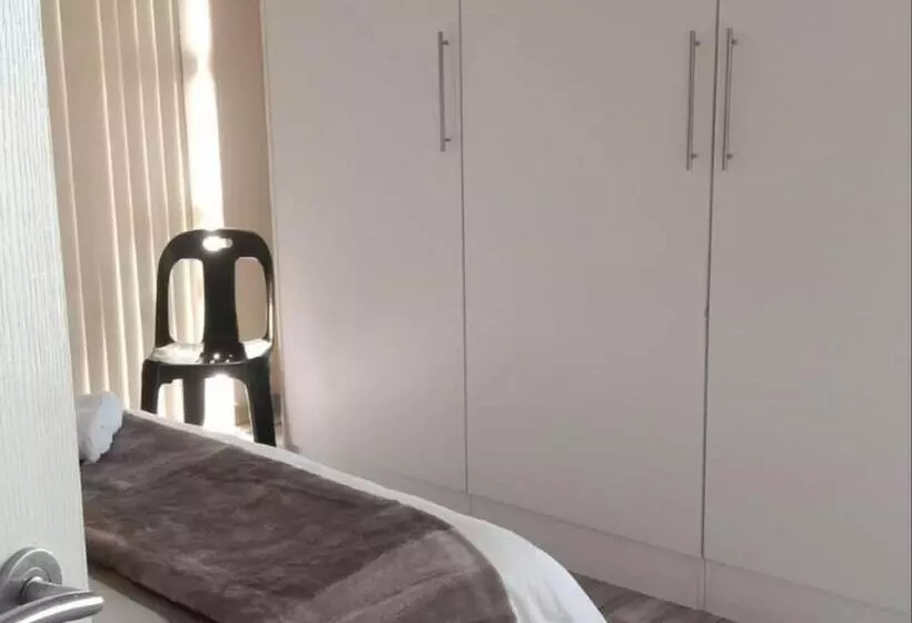 پانسیون Hopslot Villa