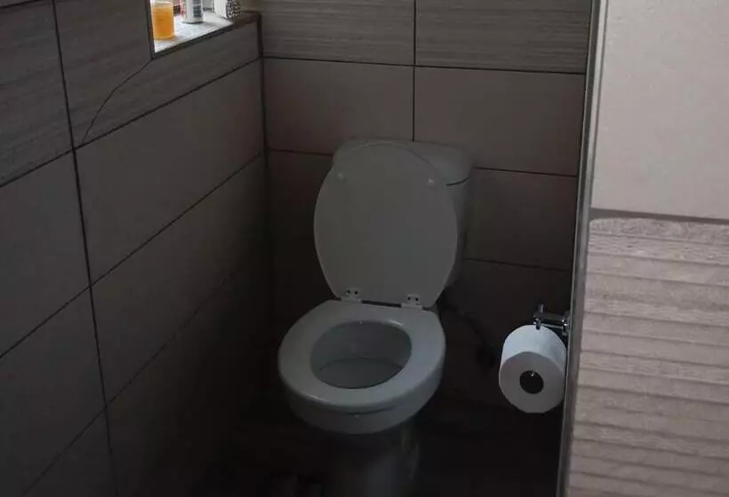 پانسیون Hopslot Villa