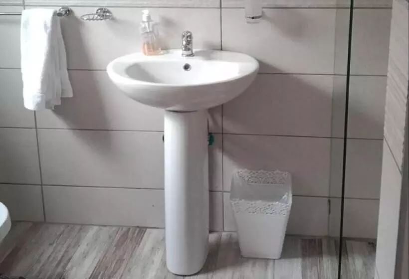 پانسیون Hopslot Villa