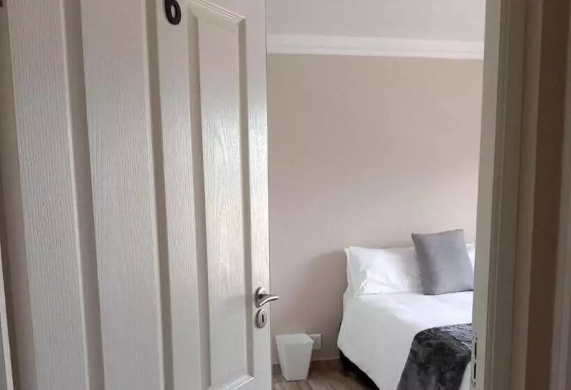 پانسیون Hopslot Villa