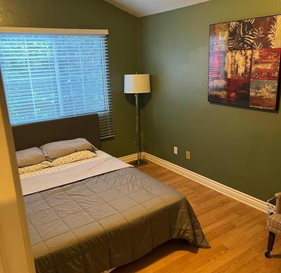 پانسیون Private 2 Bedrooms 1 Bath Close To Universal And Hw Sleeps 5