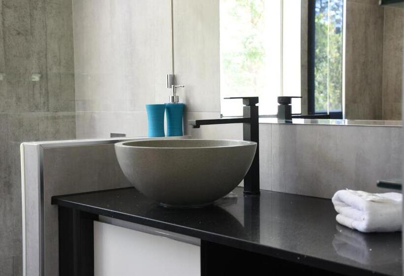 Отель Copacabana Apartments