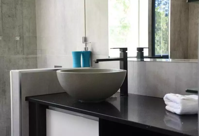 Отель Copacabana Apartments