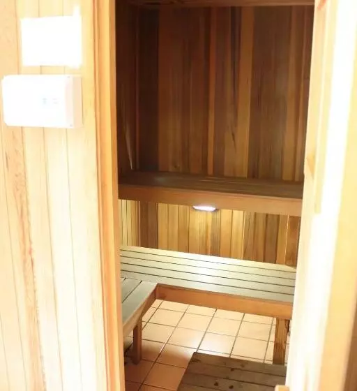 Отель Copacabana Apartments