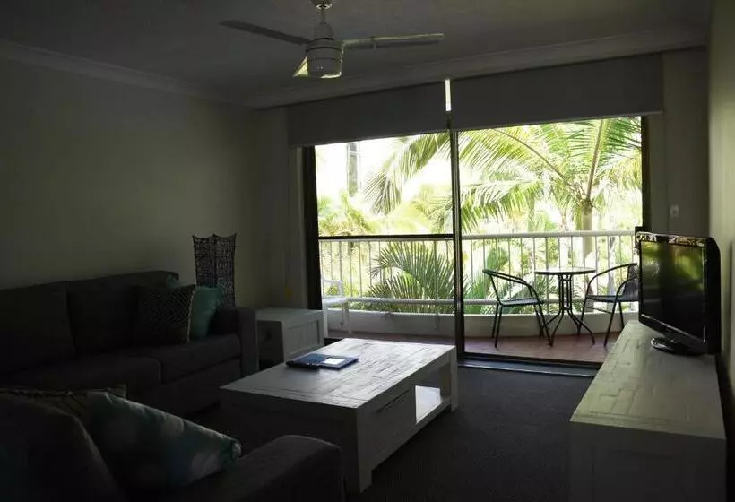 Отель Copacabana Apartments