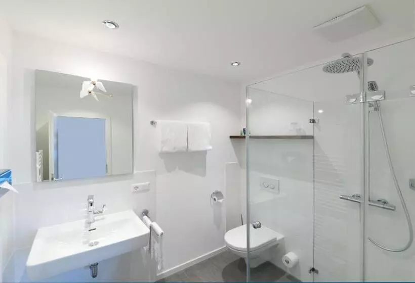 فندق Engel   Lindauer Bier Und Weinstube