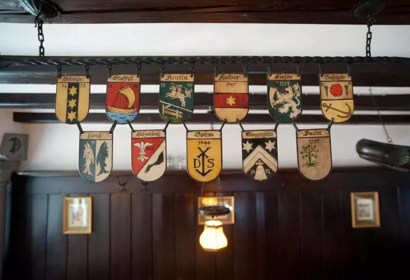 فندق Engel   Lindauer Bier Und Weinstube