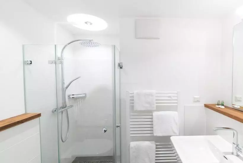 فندق Engel   Lindauer Bier Und Weinstube