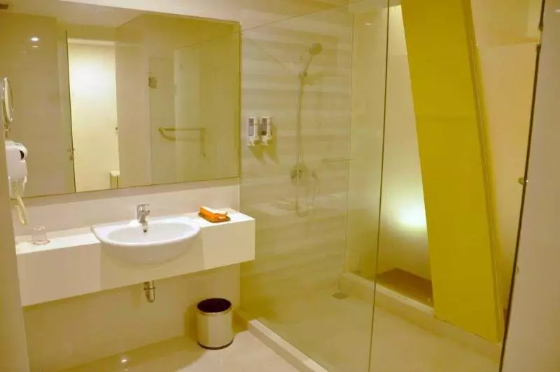 فندق Everbright Ambon