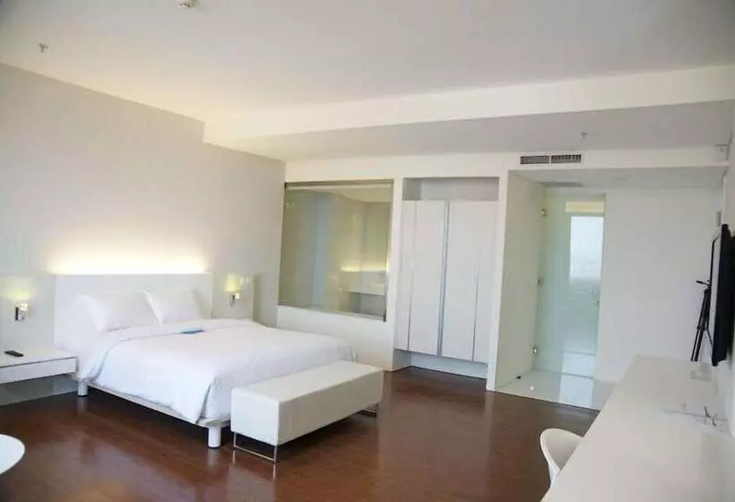 فندق Everbright Ambon